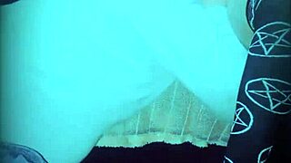 Que rico lengua en mi culo!