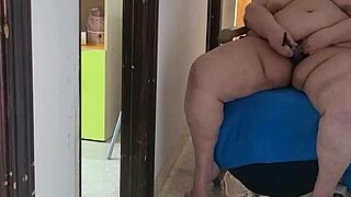 Coolmarina discovers new toy to fuck hard!