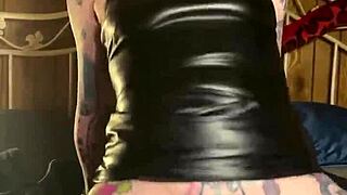 MILF oriental resiste anal garganta profunda y escupitajos