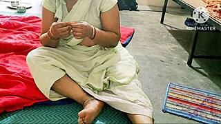 Indian Desi Bhabhi Fucking Boys in Homemade Action