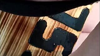 Hey, θέλεις να δεις τη Γαλλίδα σκλάβα μου να κυριαρχείται σκληρά;