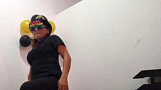 I'm so bored at work, slipping in a butt plug to feel naughty