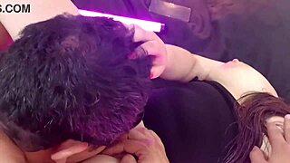 Esposa puta en alquiler le chupan la concha y le comen el culo en frente de su cornudo marido full on sheer xred