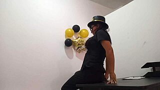 I'm so bored at work, slipping in a butt plug to feel naughty