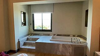 Hotel room morning sex with deepthroat and blowjob 😘