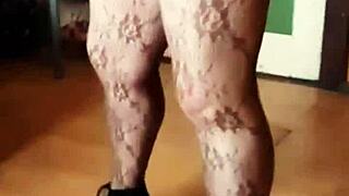 Klaudiaambergirl Boldly Masturbates While Dancing in Stockings