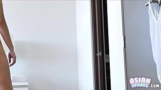 Ballerina Asia Muda dengan Om Tua, Penasaran?