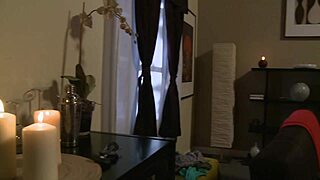 日本人熟女がエロマッサージと激しいセックス