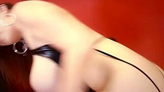 sara jay twerks that mature ass just for your eyes