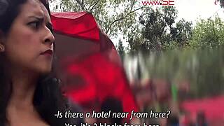 Concurso de Besos with Brunette Latina Milf