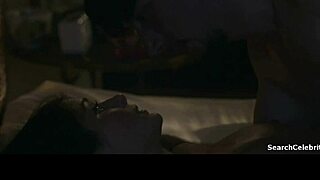 يا إلهي، شيري أبليبي عارية الصدر في مسلسل الفتيات!