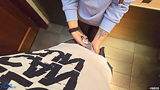 Cizinec mi stříkl do punčocháčů v restauraci na záchodě, zatímco jsem se mazlila mokrá a divoce