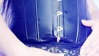 Madrastra puta latina colombiana de cameltoe gigante seduce a su hijastro masturbándose la vagina y el culo le encanta la doble penetración usa bhabhi desi sex xxx usa american united states