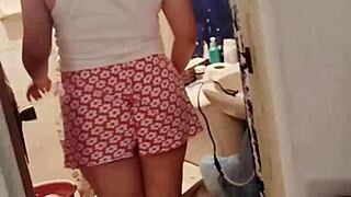 auroraestelar pees and masturbates while bathing... wanna watch?