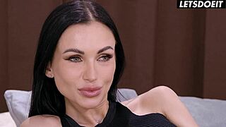 מילף כנועה סשה רוז מקבלת חור תחת חפור עמוק