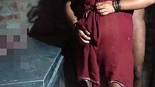 Baise quotidienne rapide avec une ménagère asiatique en levrette brutale et bite monstre