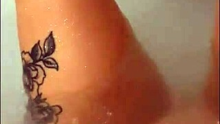 Pretty Woman Masturbates In Hot Tub