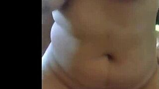 Latina Skønhed Med Store Patter Rider Hårdt Efter Orgasme