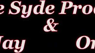 MILF Сара Джей в мрежест чорапогащник се чука силно от Роберто.