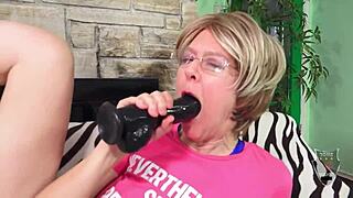 Hey, wanna see Jamie Foster in glasses ride Rome Major's BBC?