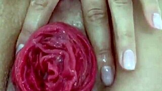 Ano distrutto prolasso succoso in gioco ravvicinato