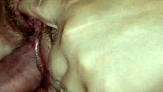 Milf rubs cum into cervix to get pregnant