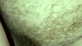 Milf rubs cum into cervix to get pregnant