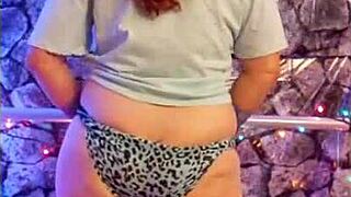 Hotwife Steffi poses in lingerie for homemade photoshoot