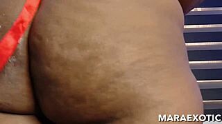 سكس ساخن في عيد الميلاد مع زب سانتا الكبير وإفرازه