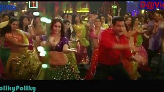 kareena flaunts hottest navel in steamy display