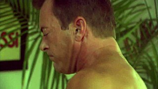 Lauren Phoenix Twerks Bubble Butt On Monster Cock For Cumshot