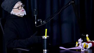 Flor De Damiana Explores Fetishes With Toys