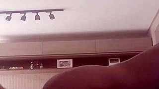 Aline และ Flavio แบ่งปันช่วงเวลาอินทิมสุดเซ็กซี่ที่บ้าน