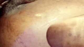 يا إلهي، كيف دخل قضيبي الأسود في كسها النيجيري الضيق؟