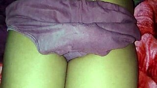 Indian Bhabi Shows Full Pussy in Sexy Pic