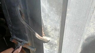 Tia cachonda me regala el ultimo celular que salio y en agradecimiento la penetro en cuatro