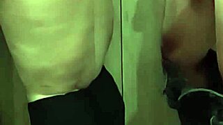 مغامرة سريعة في المطبخ مع ميلاف حماة ساخنة تنتهي بفوضى كريمية