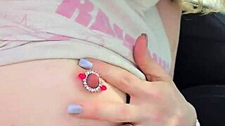 wife rewards stranger with handjob and blowjob for fixing her car