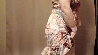 2024 09 18 esclave f strip tease sexy