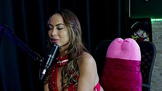 Belinha Baracho Shares Intense Orgasm From Anal Dp On Dog House!