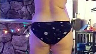 Hotwife Steffi April Pussy Dance With Vibrator And Huge Lips In Dirty Photoshoot