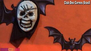 On Halloween night, my fat wife wants to fuck another man