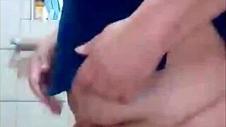 pau sexi1 milf latina tocandose y jugando con su juguete