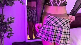 Hot Milf Tears Her Tights