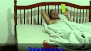 minha madrasta entrou no meu quarto para fazer faxina mas o que ela queria mesmo era dar pra mim então eu fodi essa velha safada video completo no red sheer