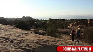 Wow, Samantha Rone likt Mindi Minks kut buiten!