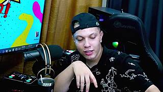 Belinha Baracho kisses host passionately in podcast