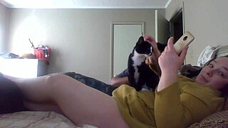 Esposa me enseña a doblar ropa