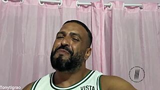 Трейлър за моята, ъм, интимна масаж сесия... знаеш!