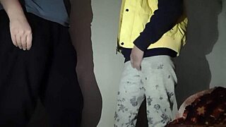 i masturbate while my stepmom watches before sex